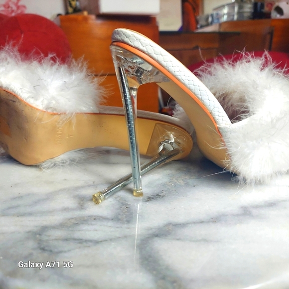 SIMMI SHOES WHITE PLUSH PLEASURE FUR MULES - Picture 6 of 6